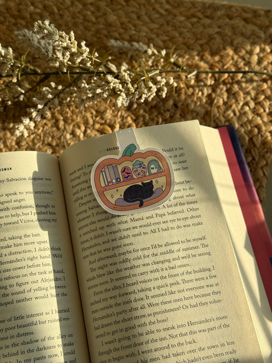 Pumpkin Bookshelf Magnetic Bookmark
